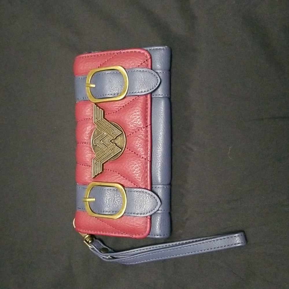 DC Comics Wonder Woman Wristlet Purse